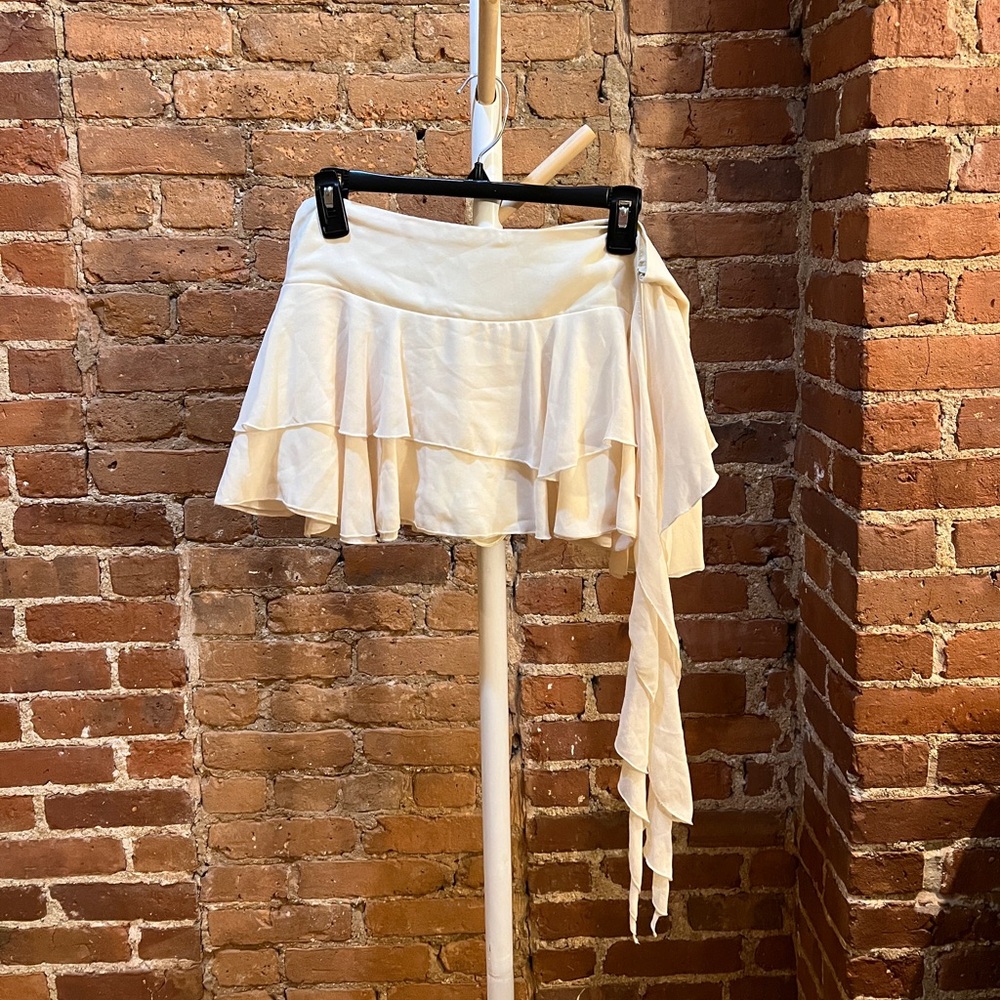 Zara Cream Ruffle Mini Skirt
